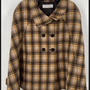 Nwt Tahari, Bernie Cape double breasted.